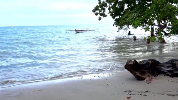 Pantai Leinitu - Paket Saparua Nusalaut